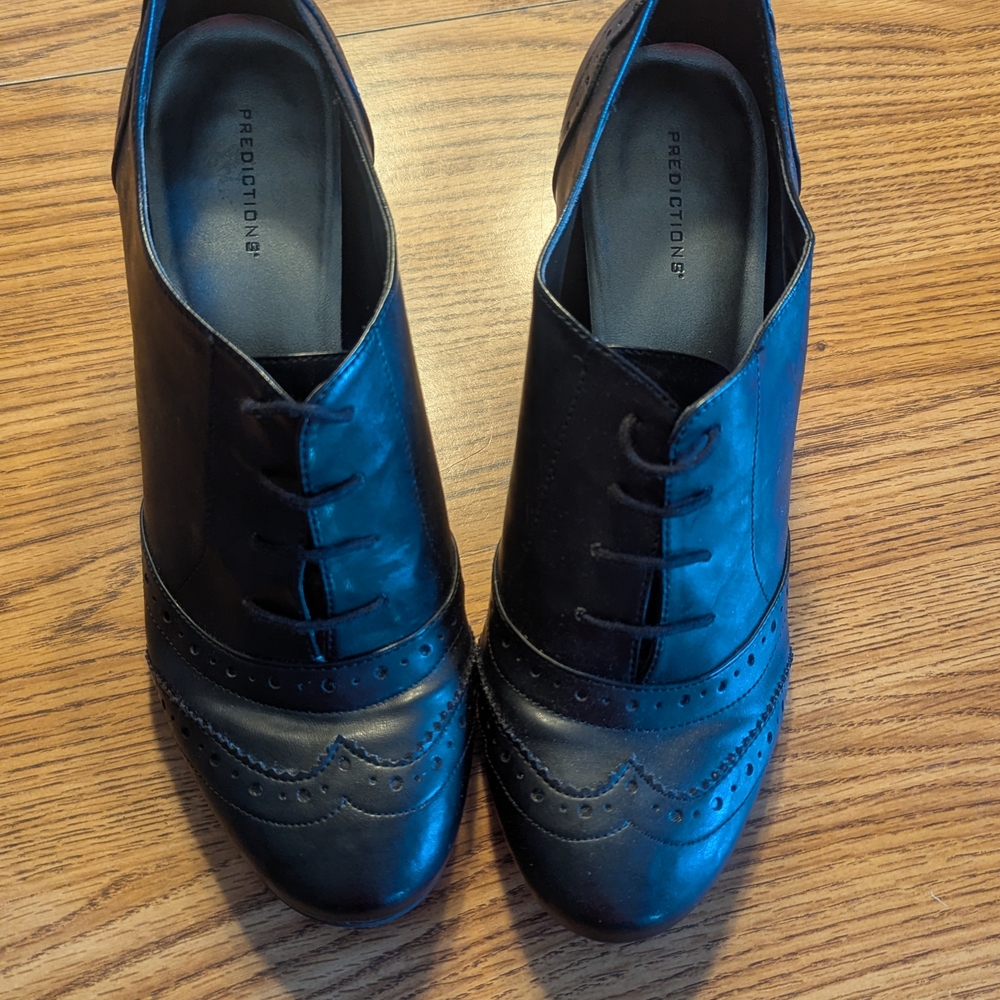 Predictions Women's Black Oxford Shoes